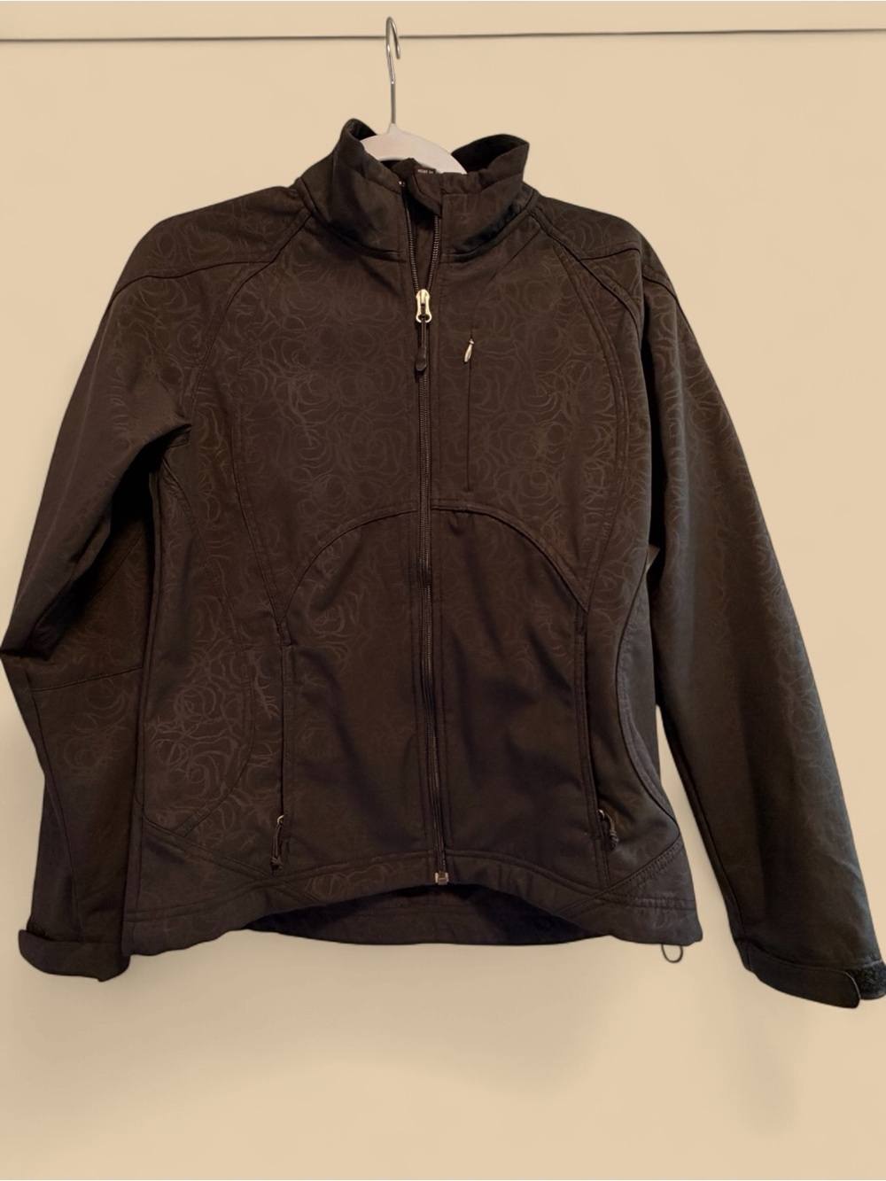 Double Diamond Black Women's Softshell Jacket With Embossed Paisley Pattern